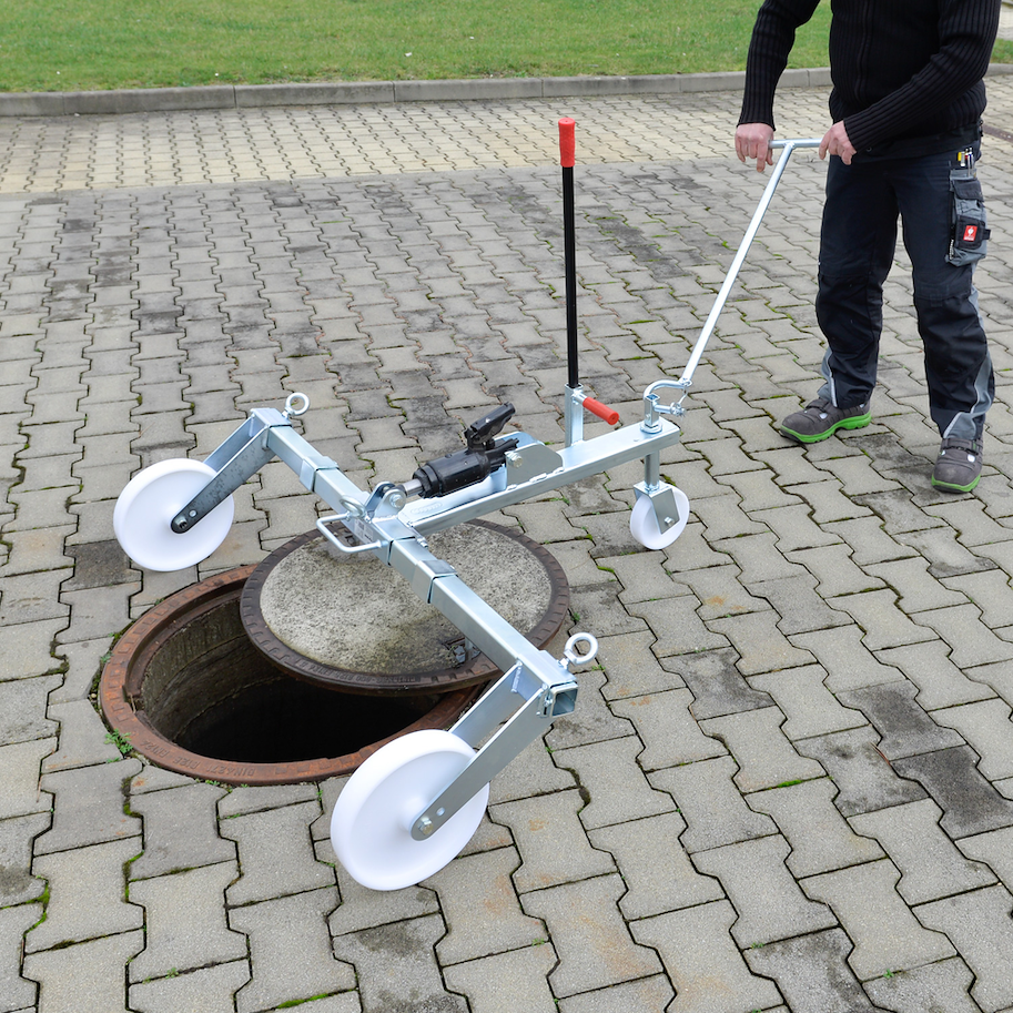Hydraulischer Kanaldeckelheber mit Fahrwerk